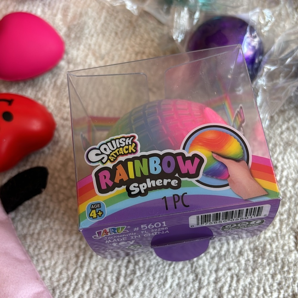 Ball/hearts/pouch bundle - Picture 5 of 6